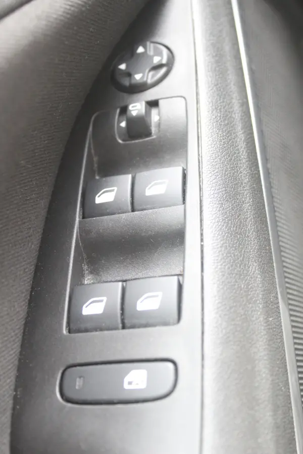 1.2 Turbo Elegance Dodehoek detector, Apple Carplay/Android Auto, Lichtmetalen velgen 16"
