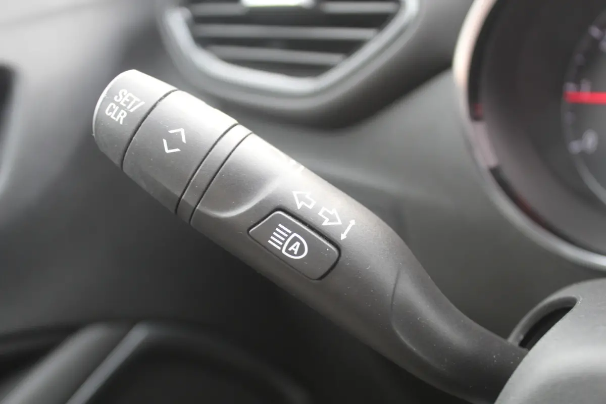1.2 Turbo Elegance Dodehoek detector, Apple Carplay/Android Auto, Lichtmetalen velgen 16"