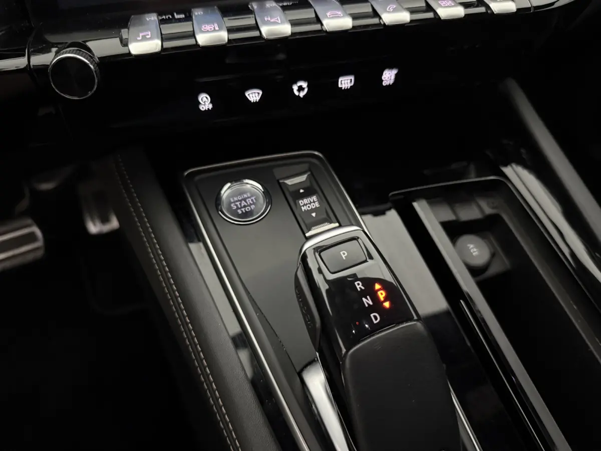 1.2 PureTech GT | Pano | Camera | Virtual | Sfeer | LED | Carplay | Cruise | Clima | Keyless