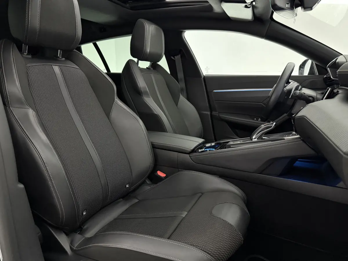 1.2 PureTech GT | Pano | Camera | Virtual | Sfeer | LED | Carplay | Cruise | Clima | Keyless