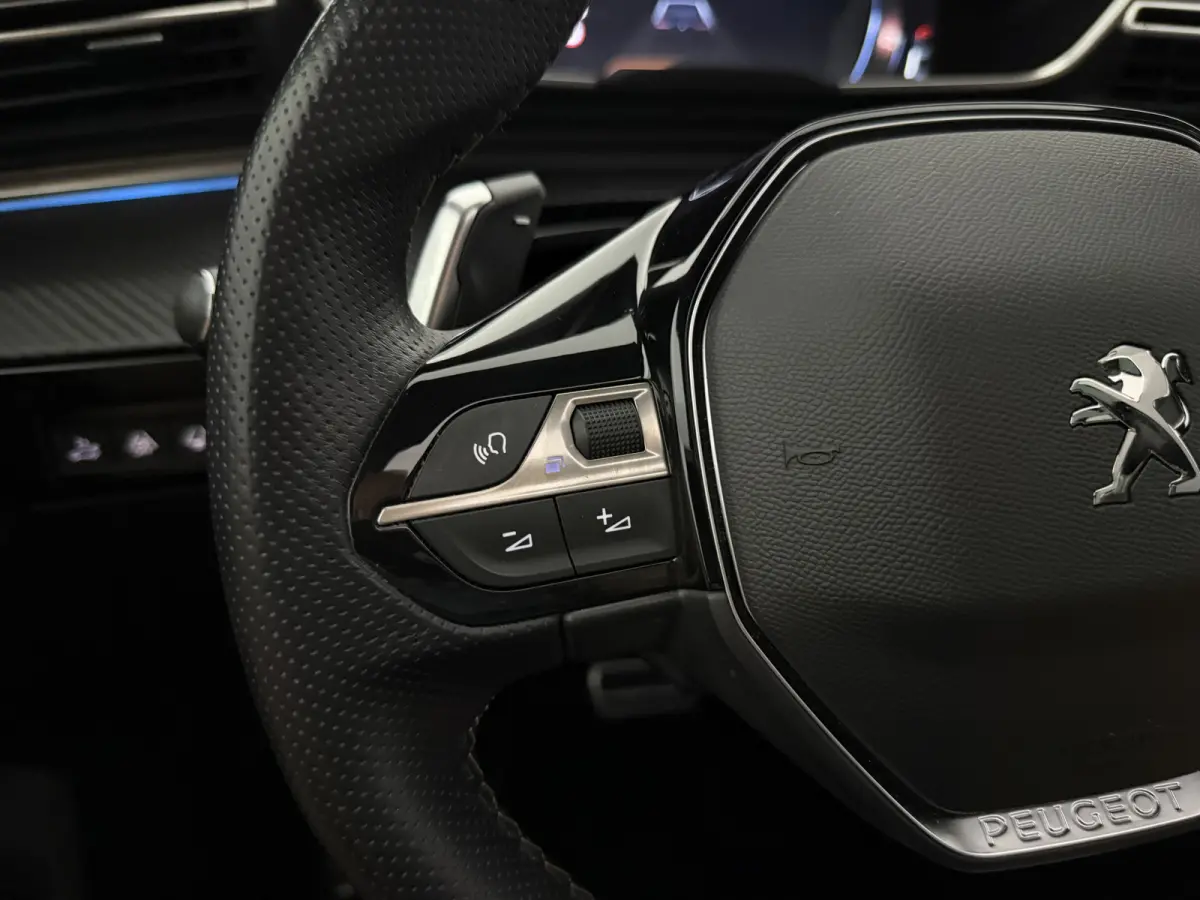 1.2 PureTech GT | Pano | Camera | Virtual | Sfeer | LED | Carplay | Cruise | Clima | Keyless