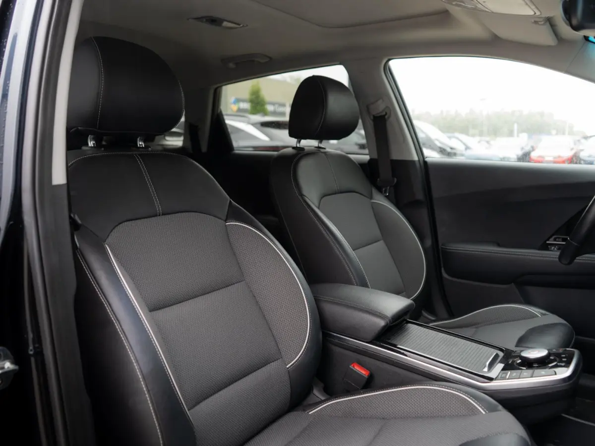 DynamicPlusLine 64 kWh | Schuif-kanteldak | Cruise | Clima | Carplay | Keyless | Stoel-stuurverwarming | Navi |