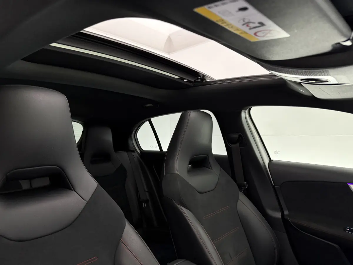 180 Business Solution AMG | Pano | Camera | Virtual | Sfeer | Carplay | LED | Keyless