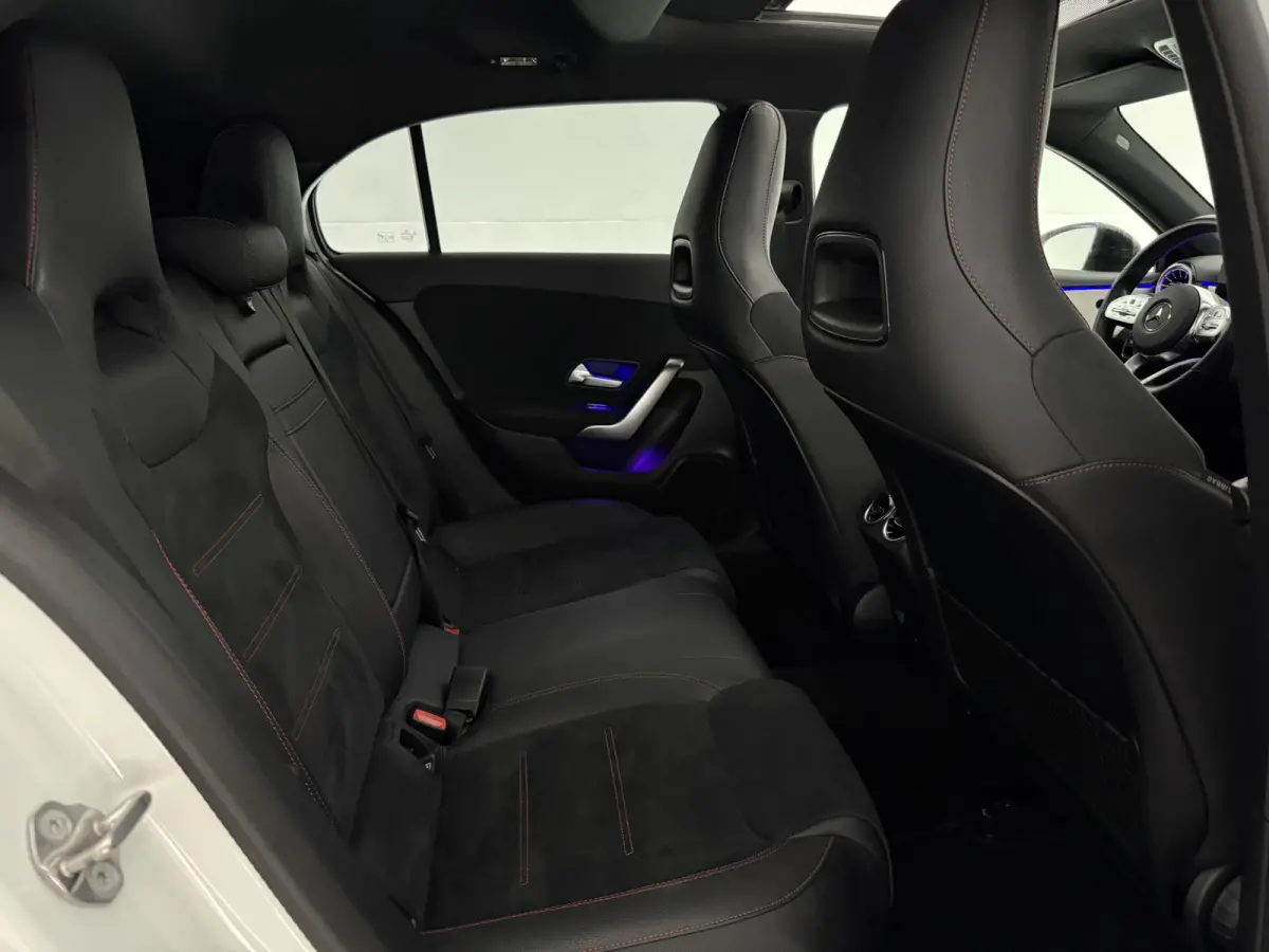 180 Business Solution AMG | Pano | Camera | Virtual | Sfeer | Carplay | LED | Keyless