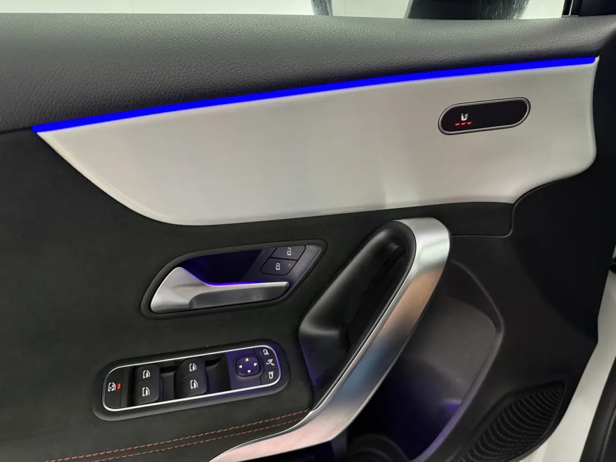 180 Business Solution AMG | Pano | Camera | Virtual | Sfeer | Carplay | LED | Keyless