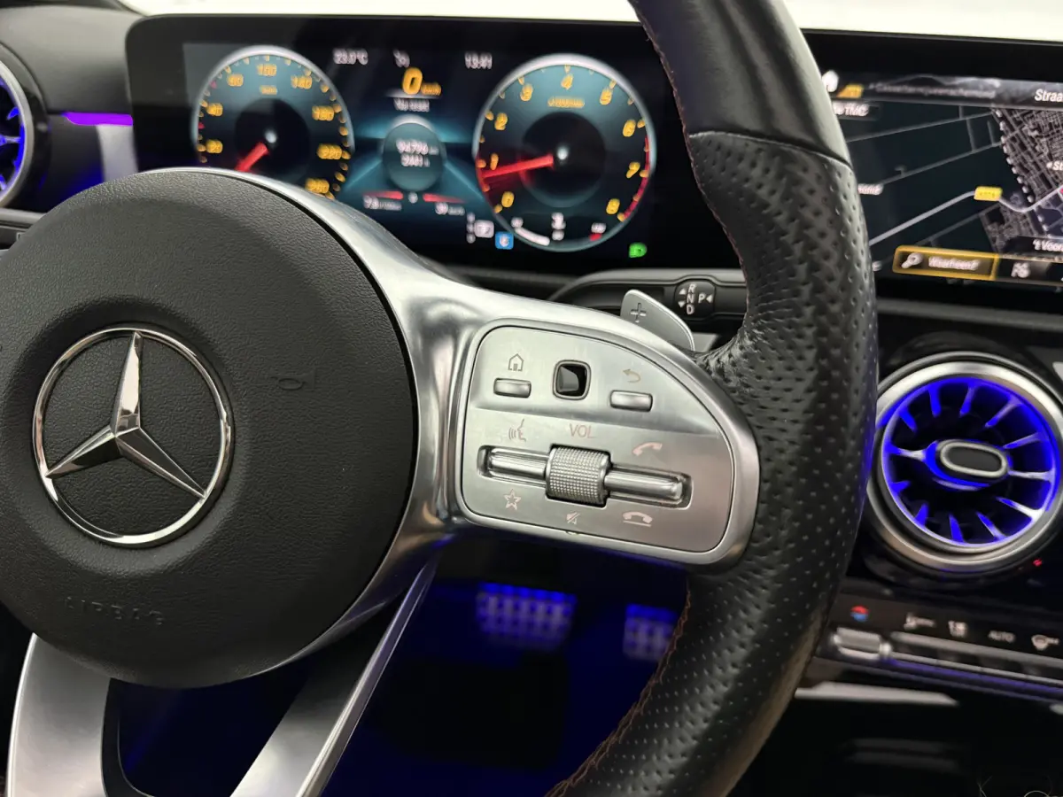 180 Business Solution AMG | Pano | Camera | Virtual | Sfeer | Carplay | LED | Keyless