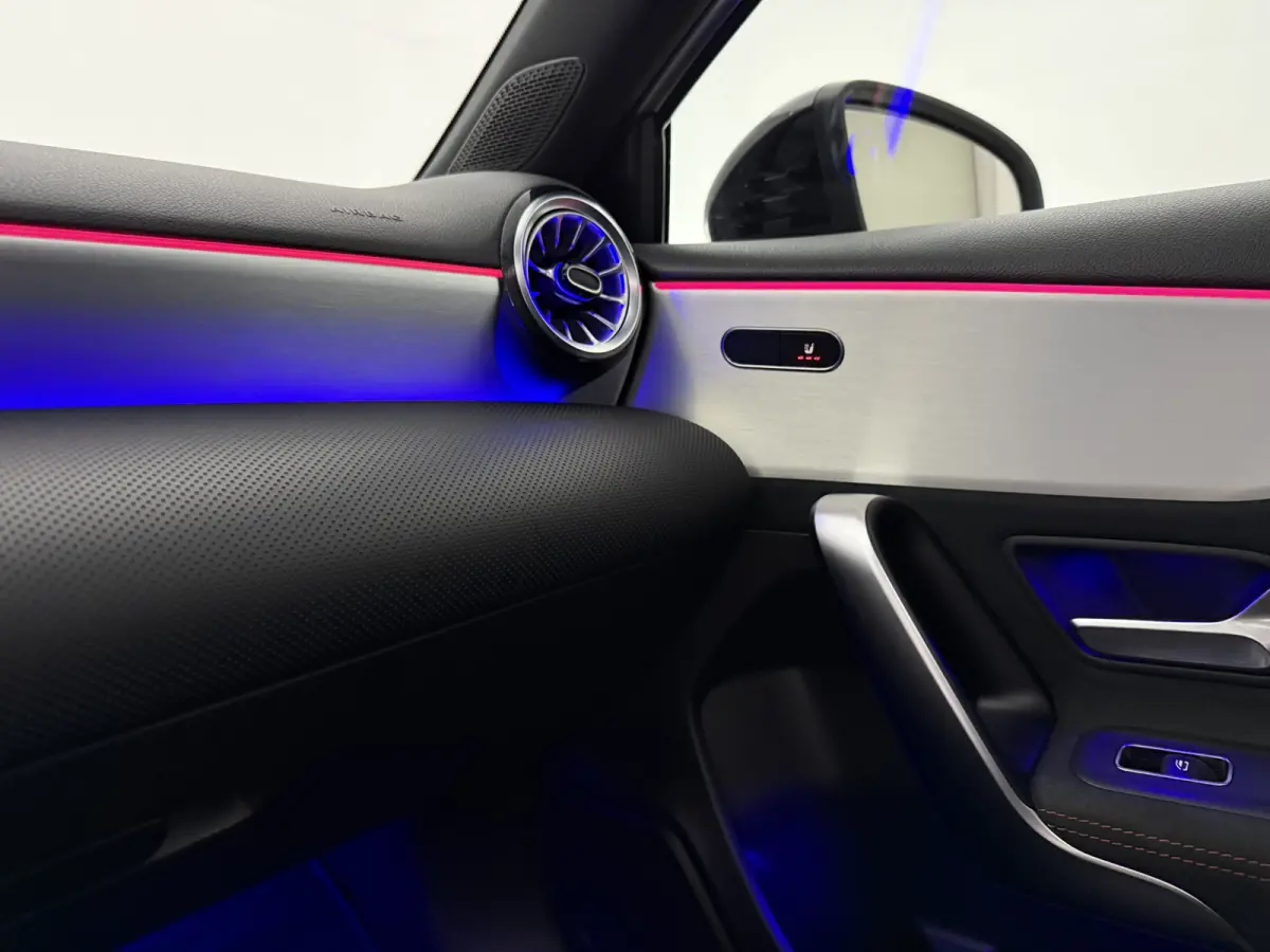 180 Business Solution AMG | Pano | Camera | Virtual | Sfeer | Carplay | LED | Keyless