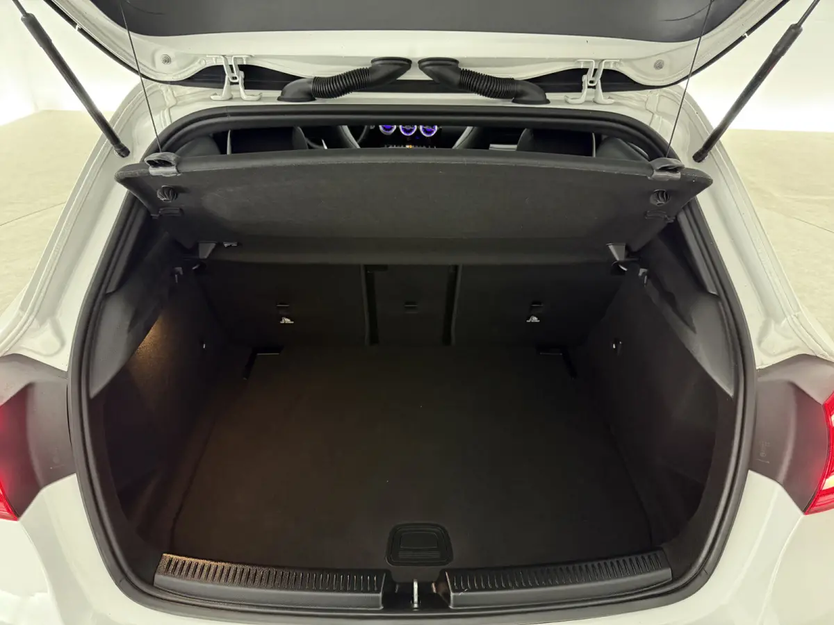 180 Business Solution AMG | Pano | Camera | Virtual | Sfeer | Carplay | LED | Keyless
