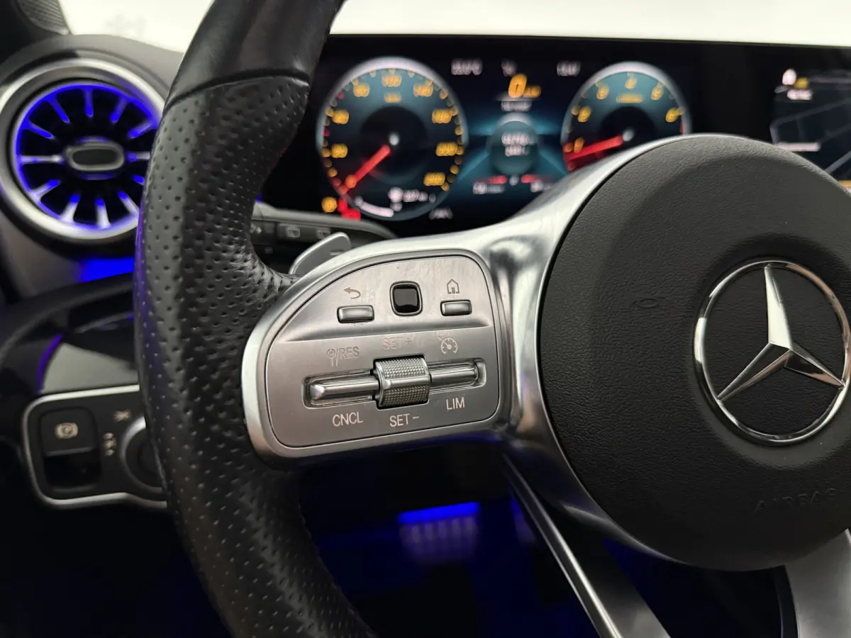 180 Business Solution AMG | Pano | Camera | Virtual | Sfeer | Carplay | LED | Keyless