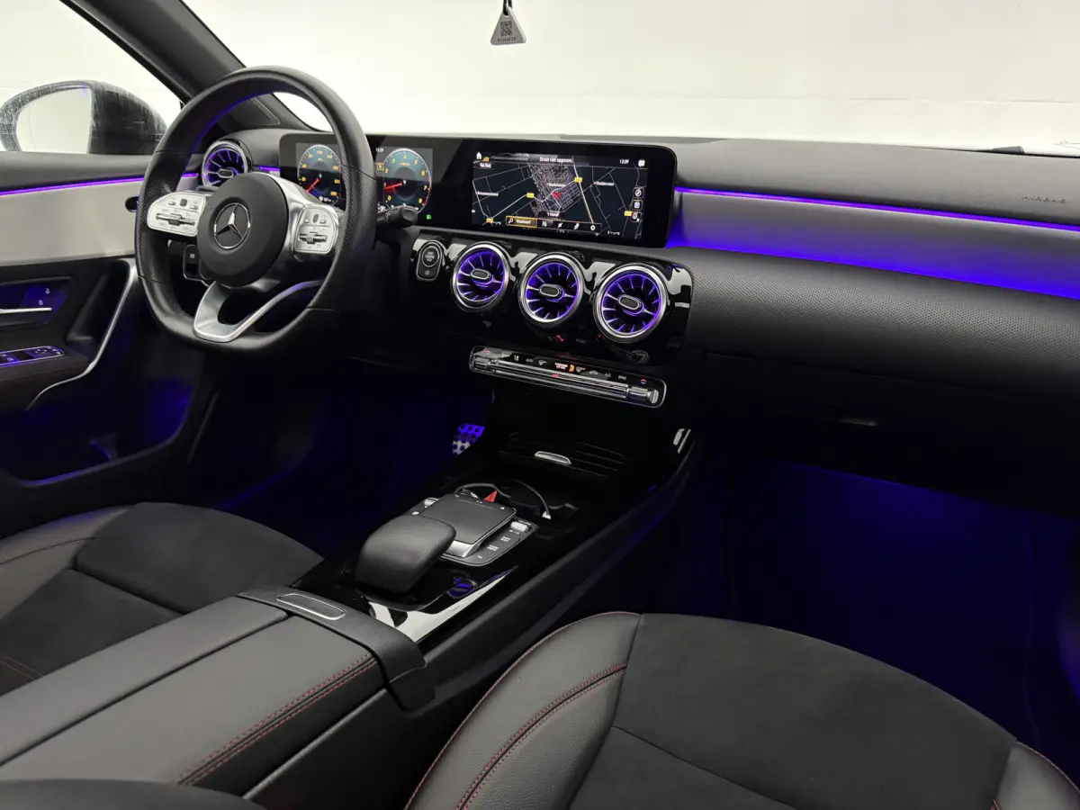 180 Business Solution AMG | Pano | Camera | Virtual | Sfeer | Carplay | LED | Keyless