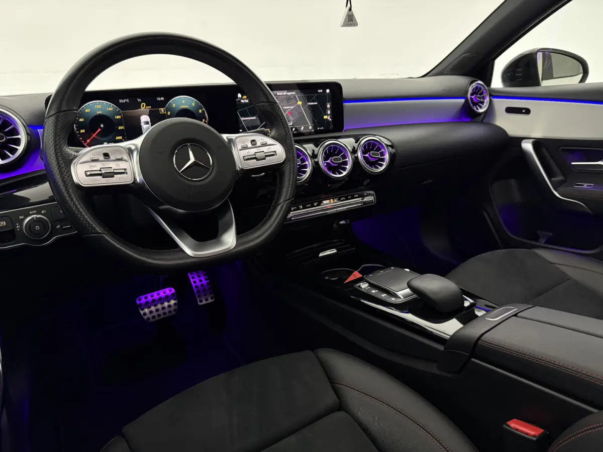 180 Business Solution AMG | Pano | Camera | Virtual | Sfeer | Carplay | LED | Keyless