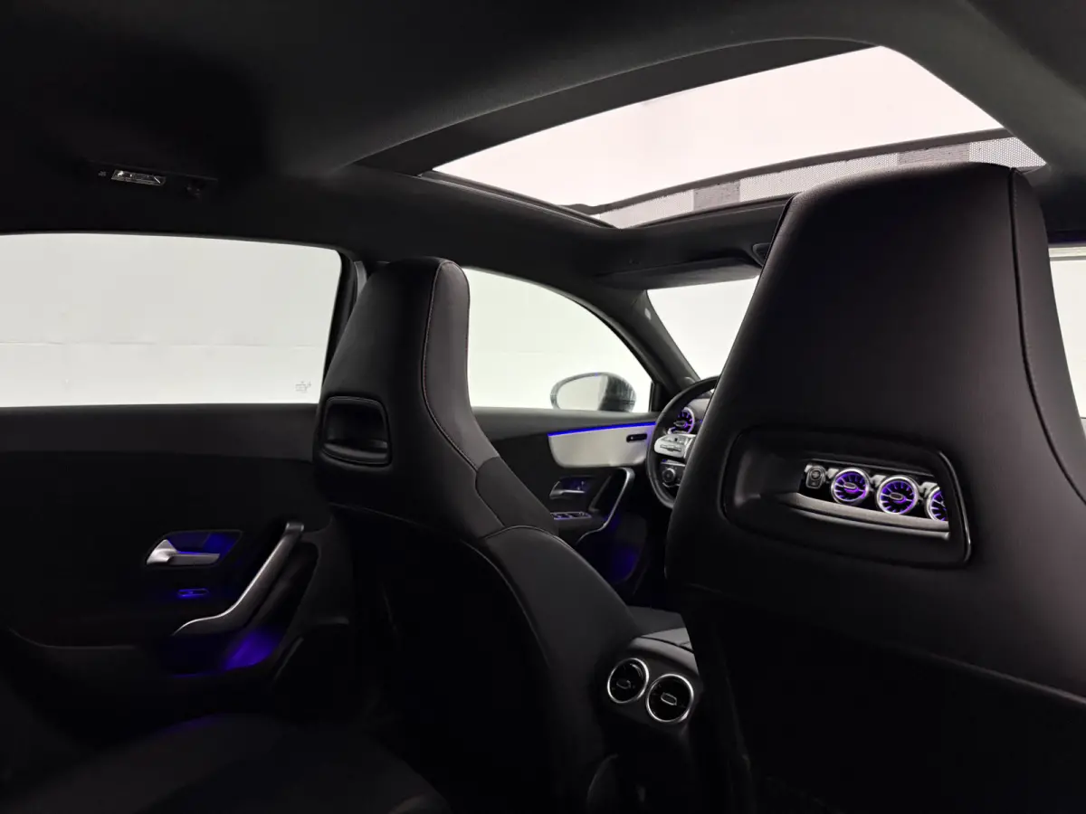 180 Business Solution AMG | Pano | Camera | Virtual | Sfeer | Carplay | LED | Keyless