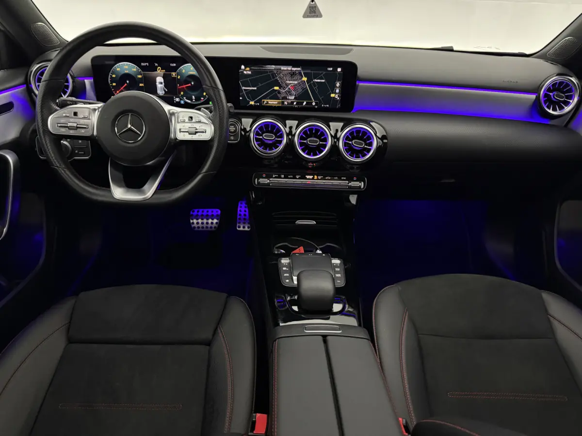 180 Business Solution AMG | Pano | Camera | Virtual | Sfeer | Carplay | LED | Keyless
