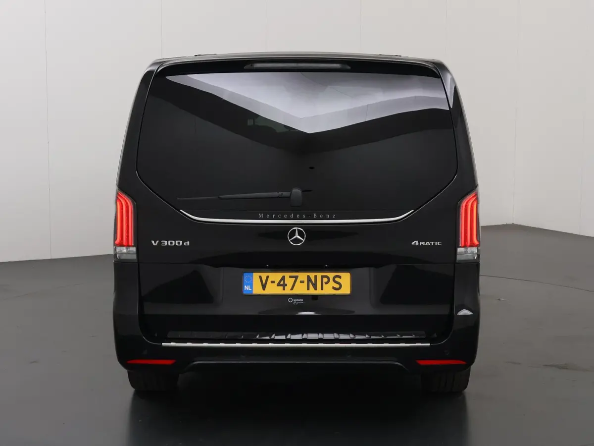 300d | XL L3 | AMG | 4-MATIC | Dubbele Cabine | 360 CAMERA | DISTRONIC PLUS | LEDER ZWART "LUGANO" | ALARM | STOELVERWARMING | NAVIGATIE | CARPLAY | ANDROID AUTO | CLIMATE CONTROL | DAB+ | C