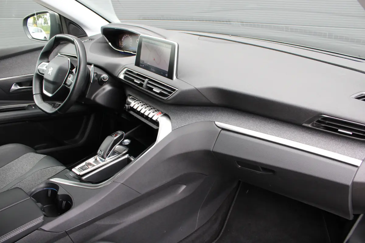 1.2 PureTech Blue Lease Premium Avantage | Automaat | Navigatie | Camera | Apple carplay | Trekhaak | NL auto | 46.000km |
