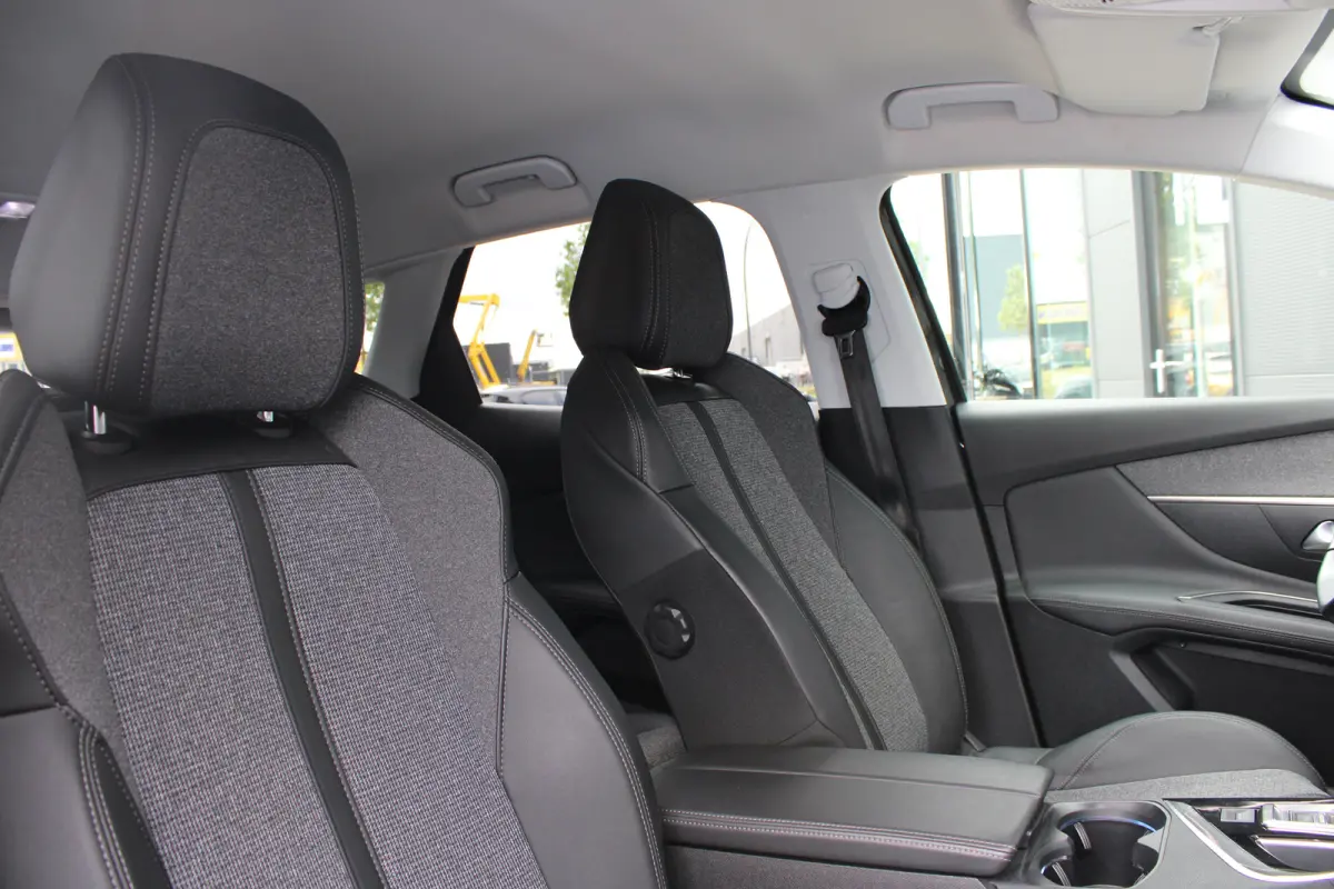 1.2 PureTech Blue Lease Premium Avantage | Automaat | Navigatie | Camera | Apple carplay | Trekhaak | NL auto | 46.000km |