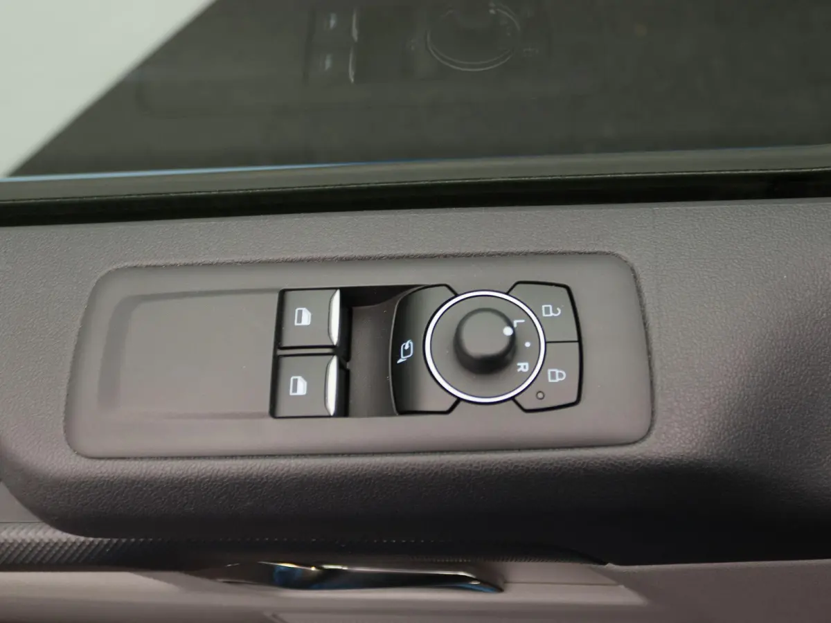 300 2.0 TDCI L2H1 Sport Trekhaak | Carplay / Navi | Winter Pakket | Led Verlichting | Adaptieve Cruise Control |
