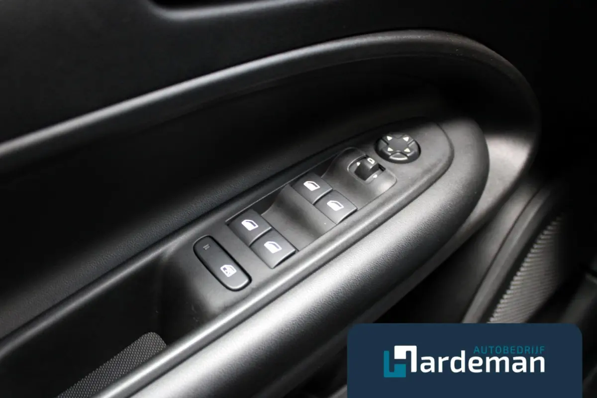 1.2 e-Hybrid Carplay Camera