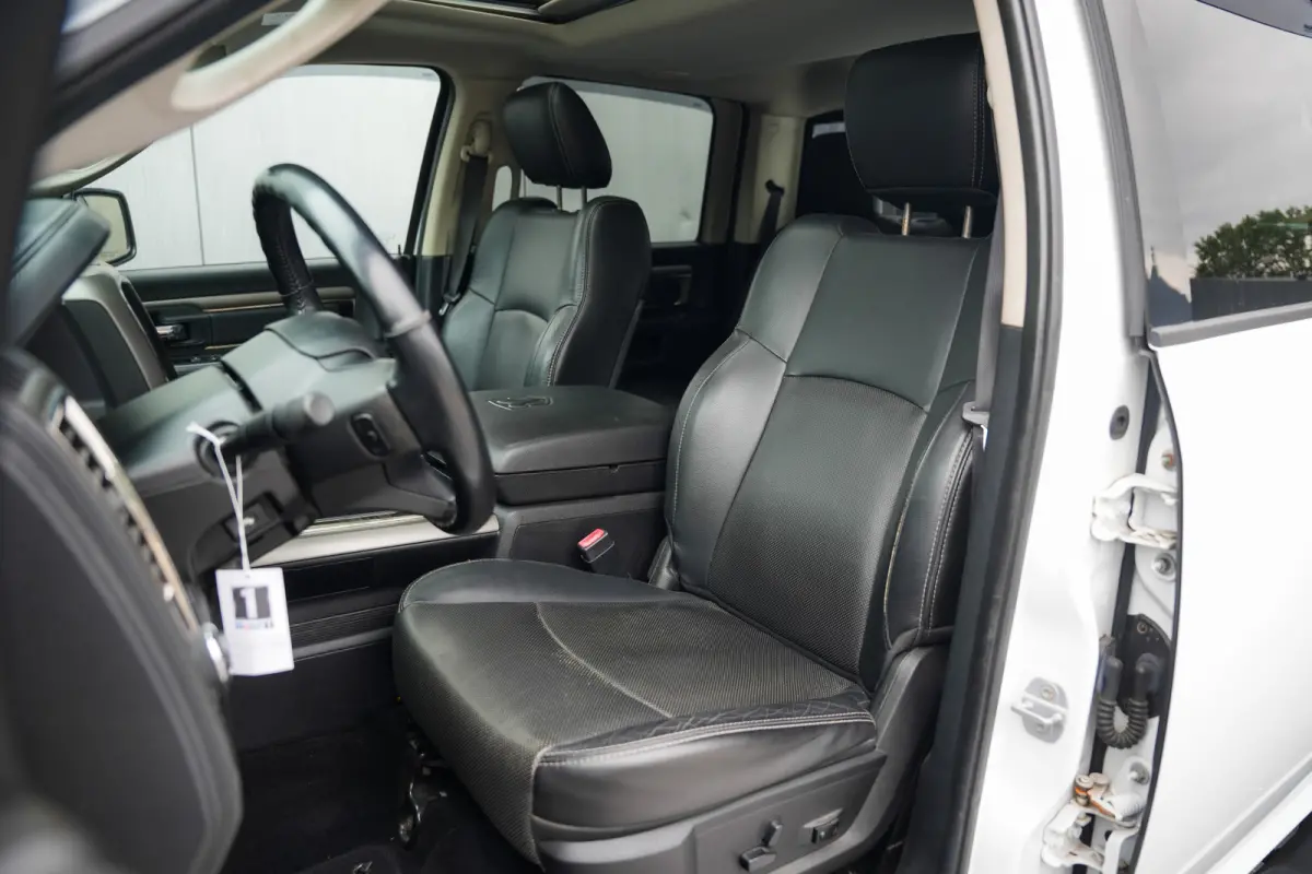 1500 5.7 V8 402 pk Quad Cab 6'4 / Org.NL/ BTW-Auto/ Lucht-Vering/ Schuifdak/ Keyless/ Stoelverw+Verk./ Stuur.verw/ Elek.Stoelen/ LPG-Tank/ 20''LMV