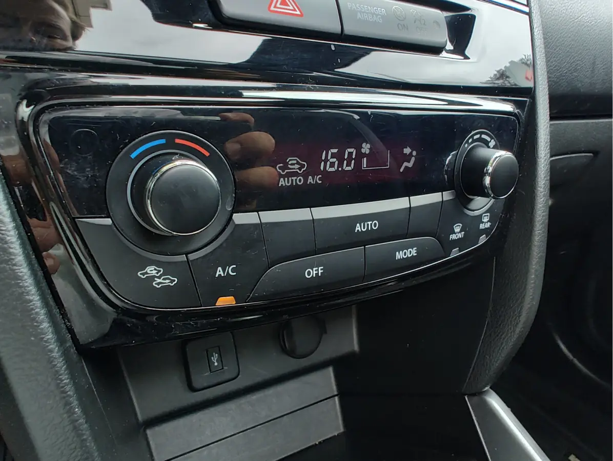 1.4 BOOSTERJET STYLE SMART HYBRID Open dak | Alcantara | Keyless | Parkeersensoren V+A