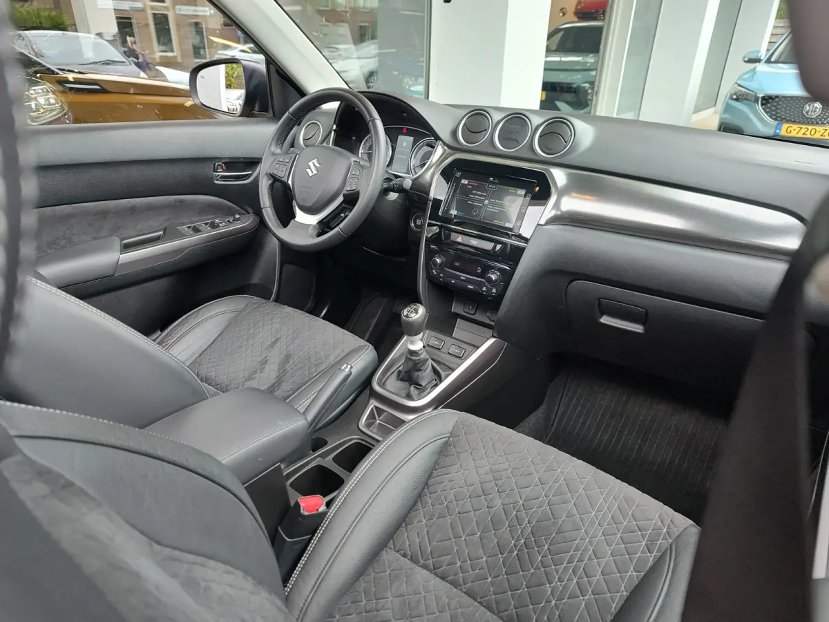 1.4 BOOSTERJET STYLE SMART HYBRID Open dak | Alcantara | Keyless | Parkeersensoren V+A