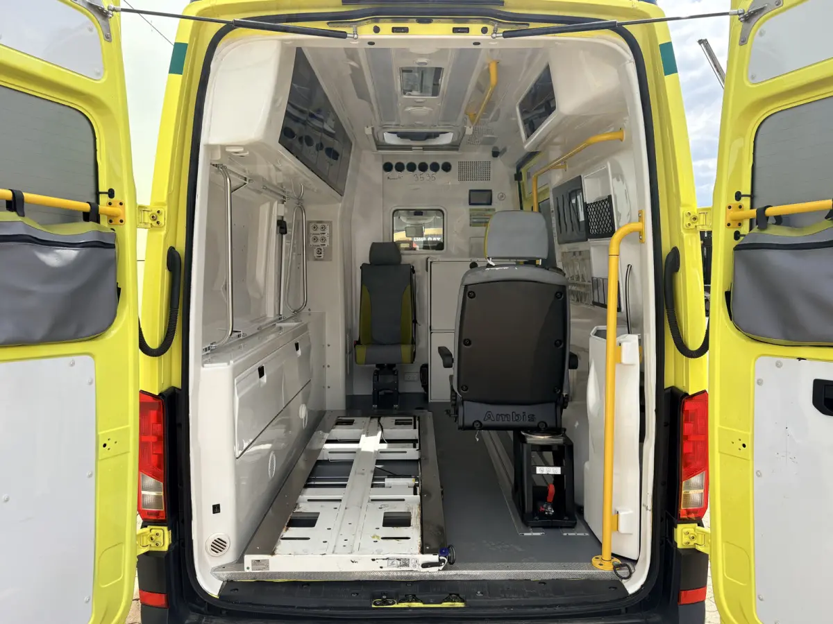2.0 TDI 177PK Ambulance L3H3 Automaat ACC Climate Control Stroompunten Laadruimte Parkeersensoren