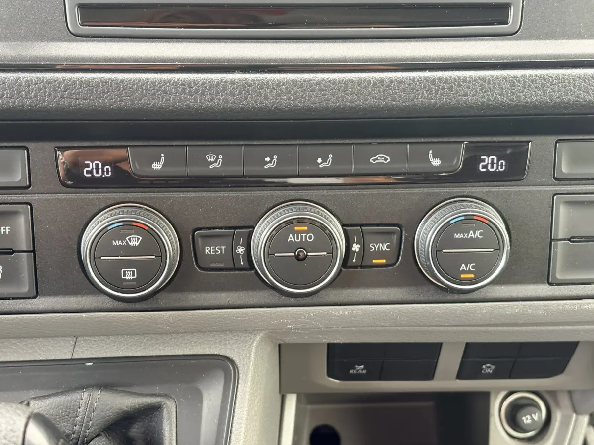 2.0 TDI 177PK Ambulance L3H3 Automaat ACC Climate Control Stroompunten Laadruimte Parkeersensoren