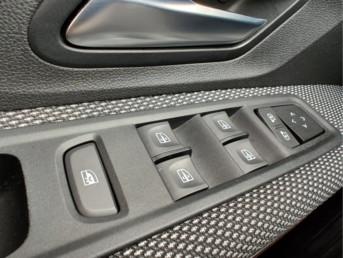 1.0 TCe 90 COMFORT AUTOMAAT Dodehoeksensoren | Navi | Keyless
