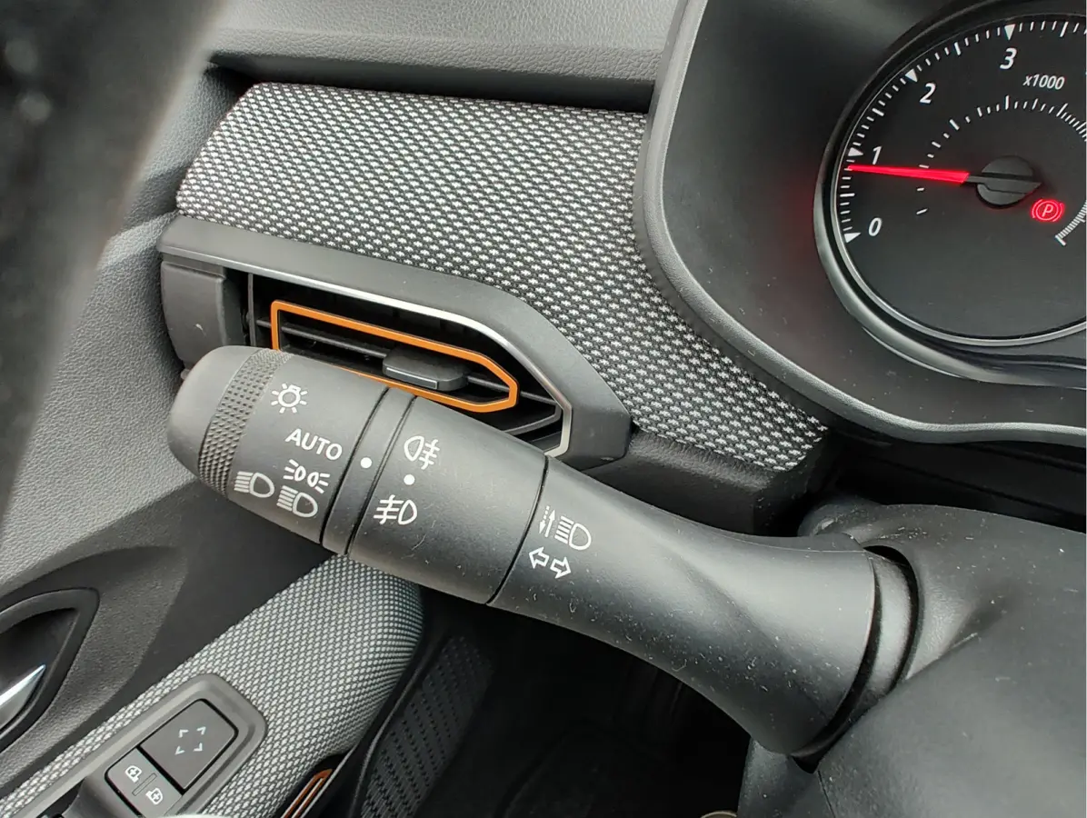 1.0 TCe 90 COMFORT AUTOMAAT Dodehoeksensoren | Navi | Keyless