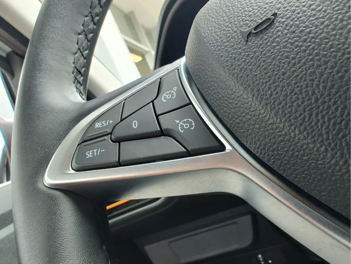 1.0 TCe 90 COMFORT AUTOMAAT Dodehoeksensoren | Navi | Keyless