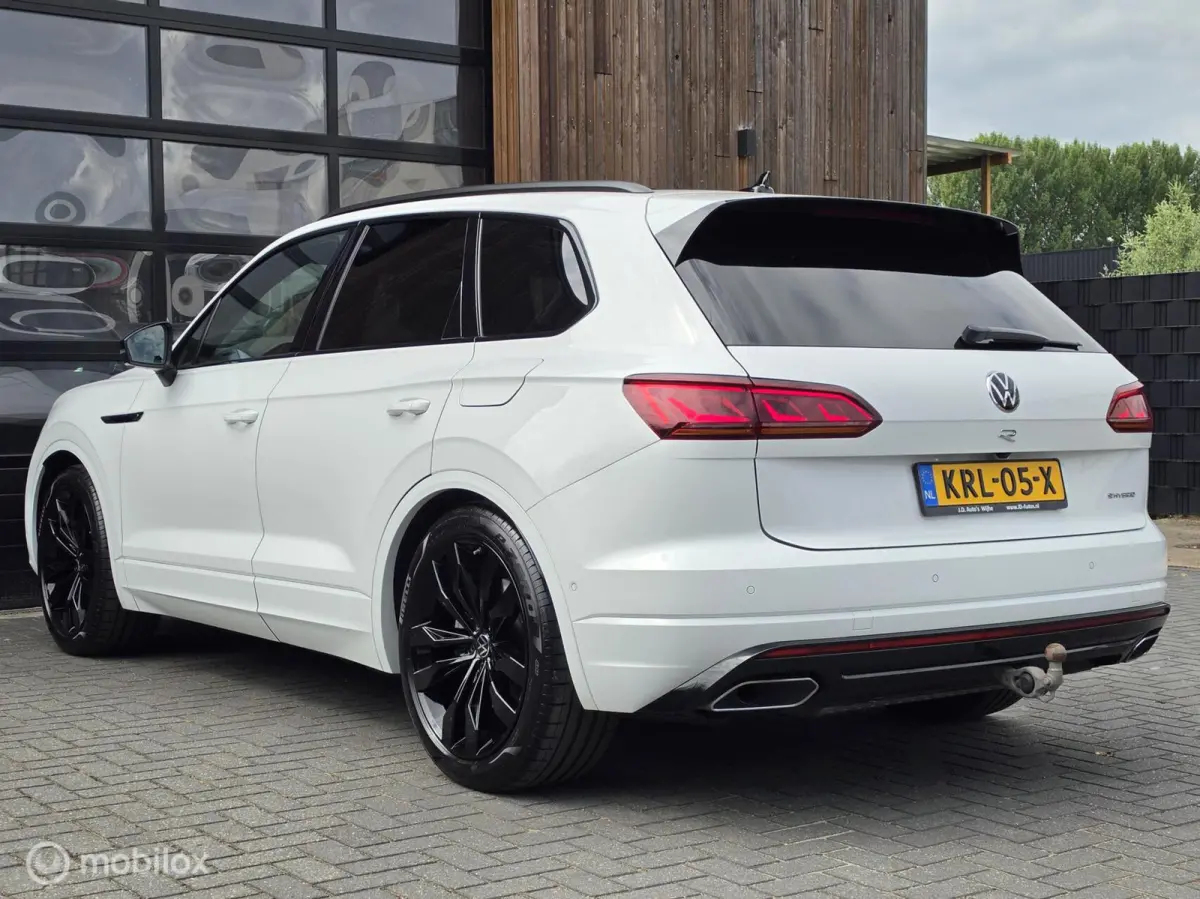 3.0 TSI R-LINE 462PK PANO HUD LUCHT TREKHAAK