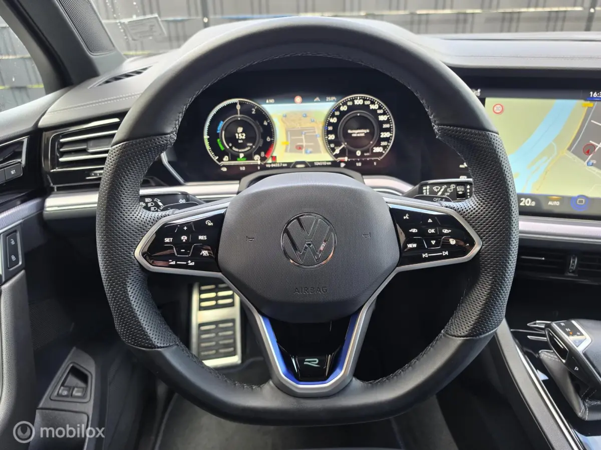 3.0 TSI R-LINE 462PK PANO HUD LUCHT TREKHAAK