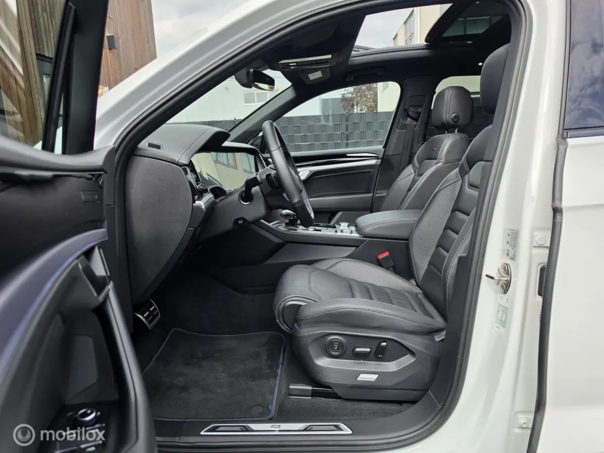 3.0 TSI R-LINE 462PK PANO HUD LUCHT TREKHAAK