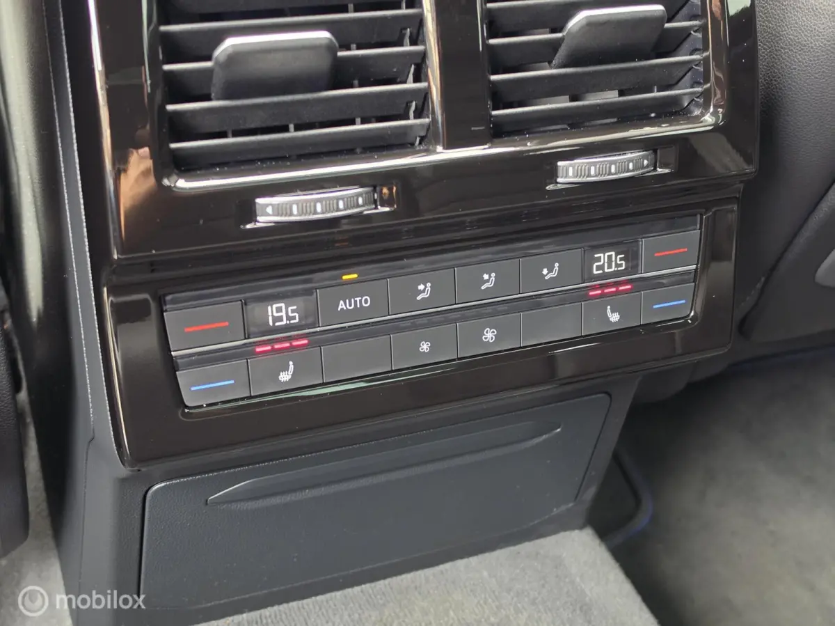 3.0 TSI R-LINE 462PK PANO HUD LUCHT TREKHAAK