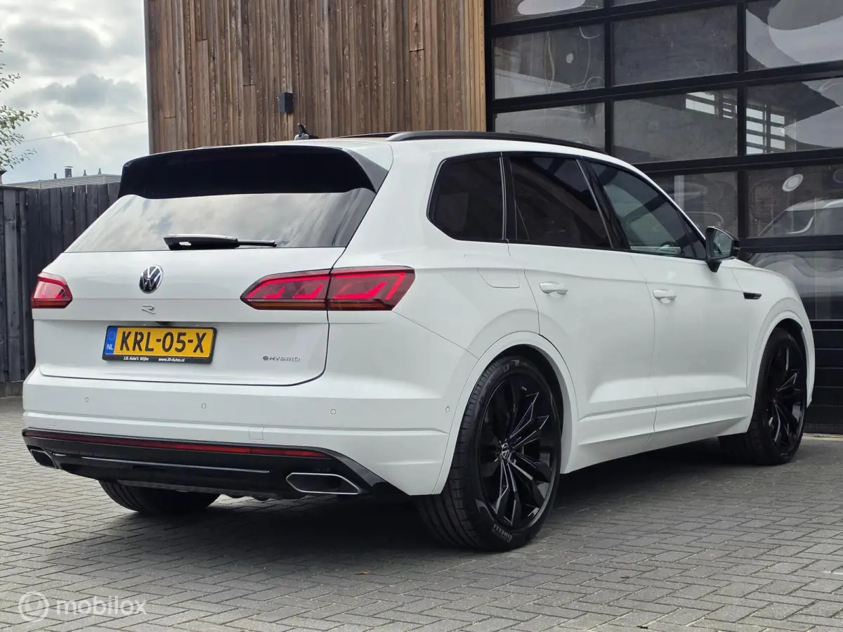 3.0 TSI R-LINE 462PK PANO HUD LUCHT TREKHAAK