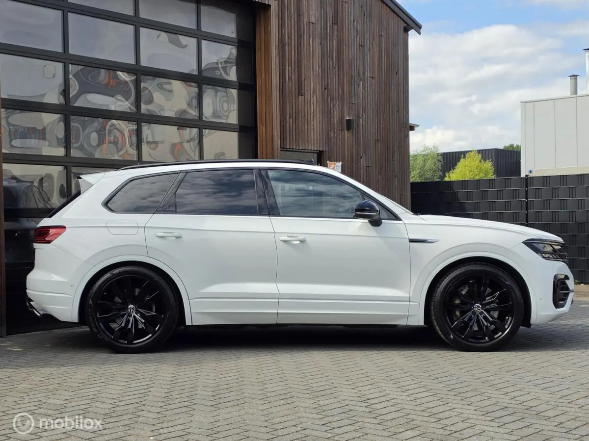 3.0 TSI R-LINE 462PK PANO HUD LUCHT TREKHAAK