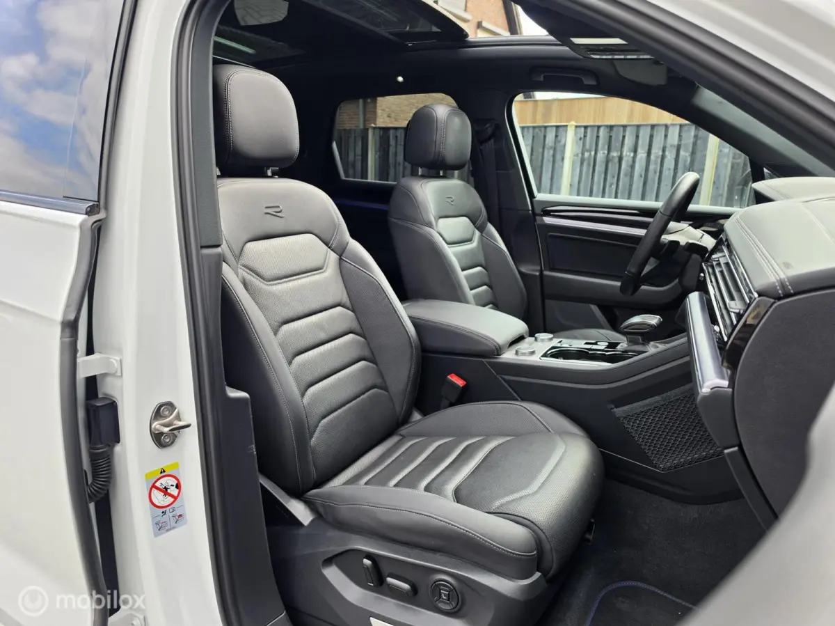 3.0 TSI R-LINE 462PK PANO HUD LUCHT TREKHAAK