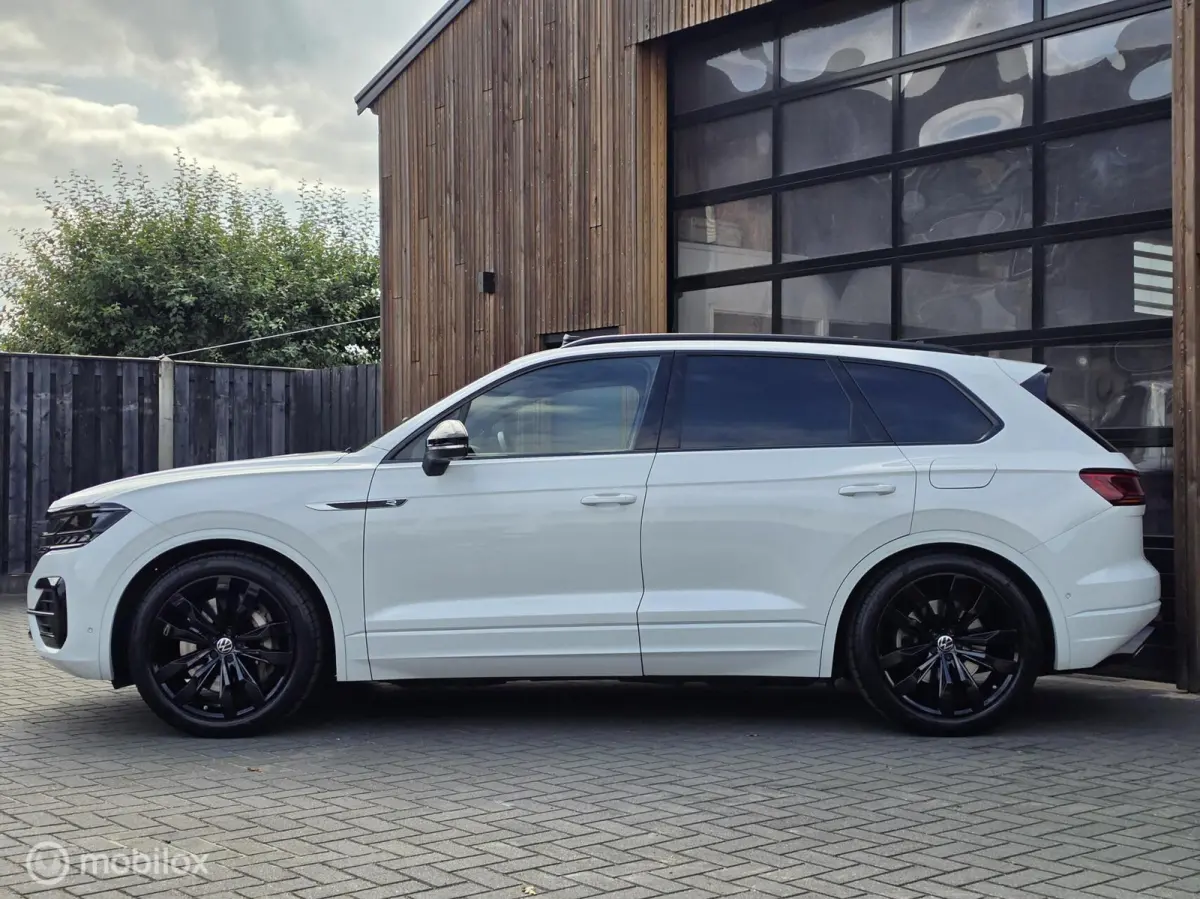 3.0 TSI R-LINE 462PK PANO HUD LUCHT TREKHAAK