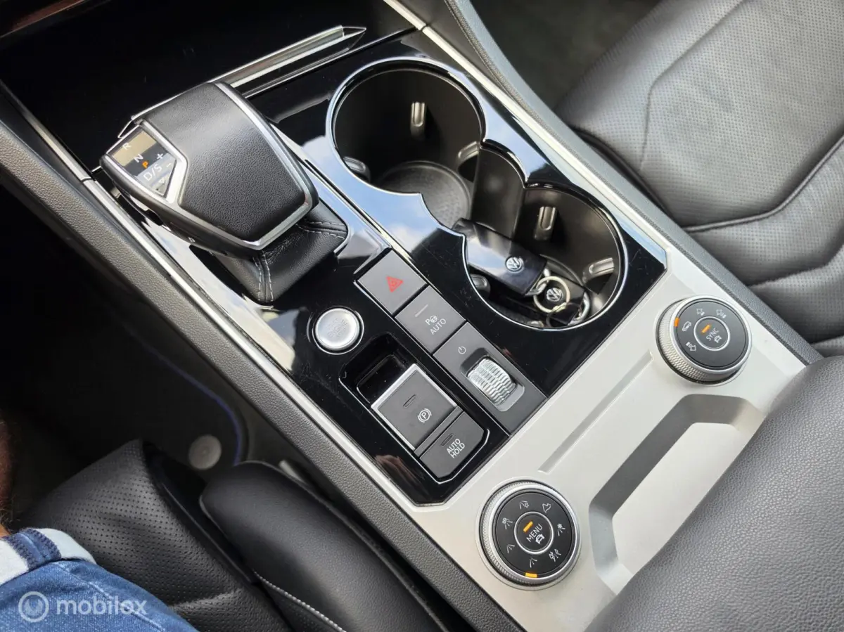 3.0 TSI R-LINE 462PK PANO HUD LUCHT TREKHAAK