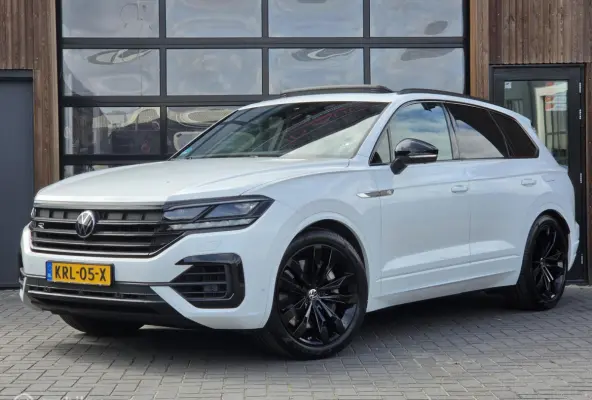 3.0 TSI R-LINE 462PK PANO HUD LUCHT TREKHAAK