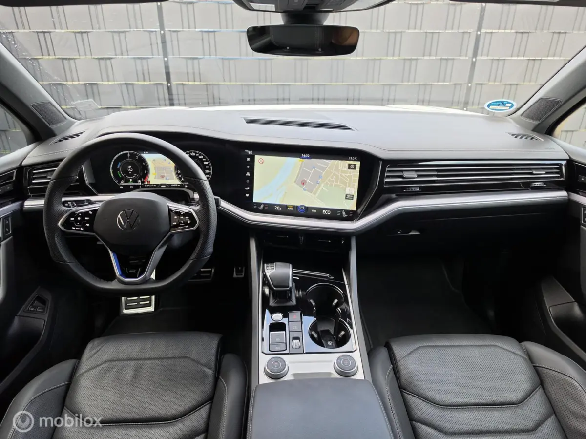 3.0 TSI R-LINE 462PK PANO HUD LUCHT TREKHAAK
