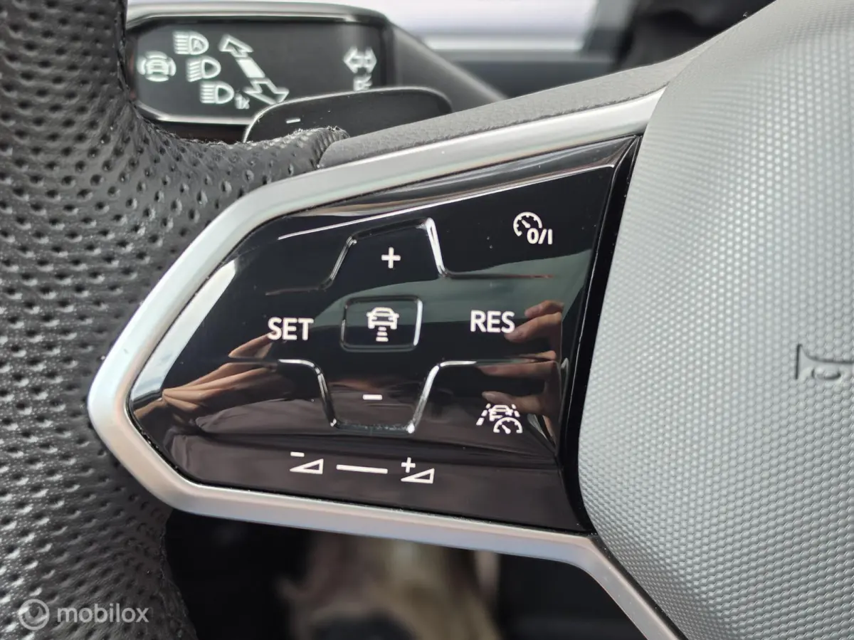 3.0 TSI R-LINE 462PK PANO HUD LUCHT TREKHAAK