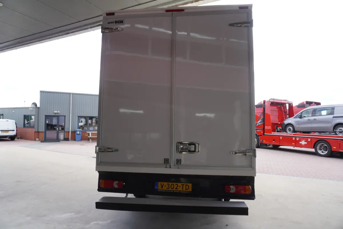 335 2.0 BlueHDI 131PK L3 Pro Meubelbak Airco | Camera | Navi | achterdeuren