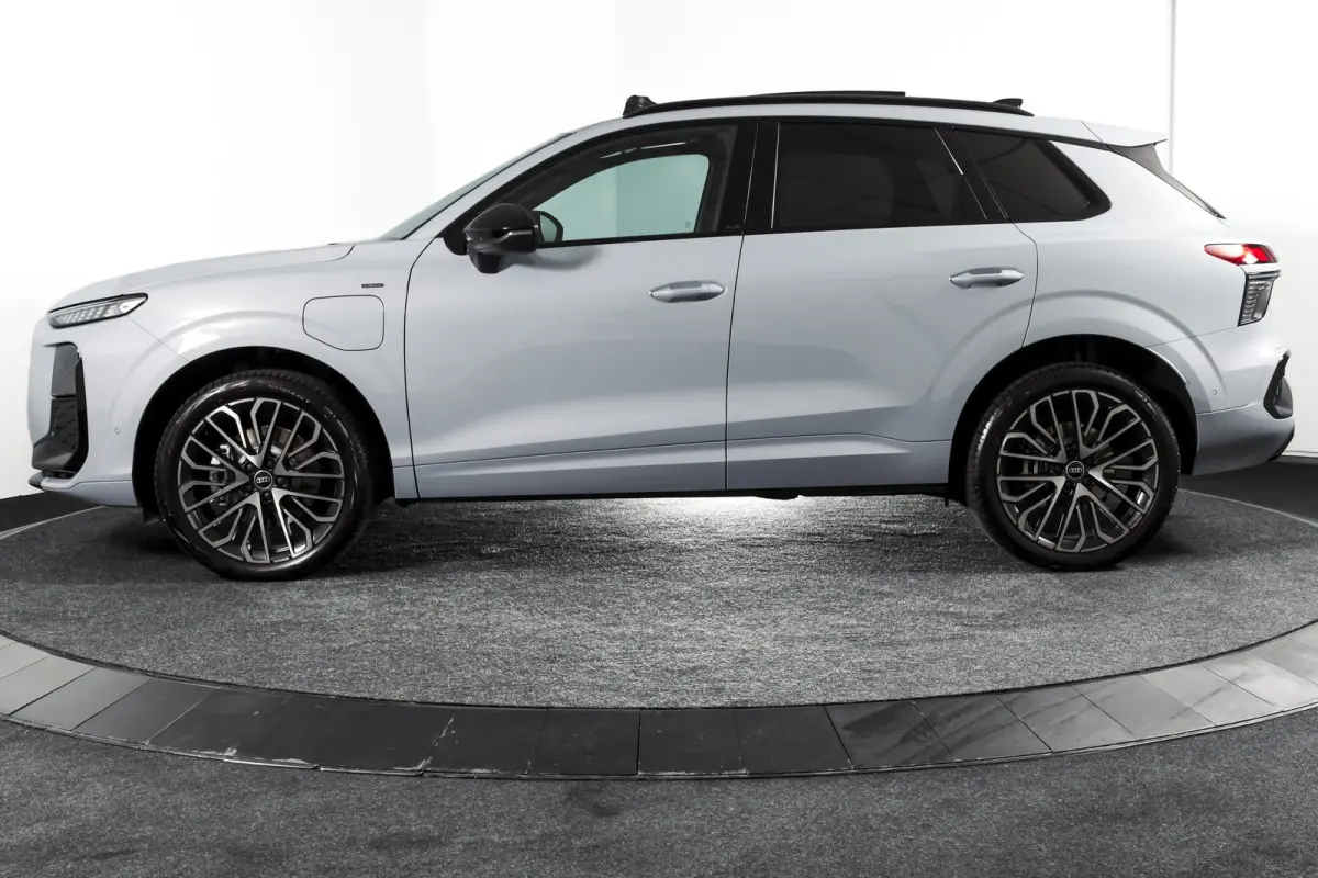 1.5 e-hybrid 272 PK S edition | S/K-Panodak | Elek. Trekhaak | Tech Pack Plus | Adapt. Cruise | Stoel-+Stuurverw. | Camera | NAV+App. Connect | Elek. Klep | LM 20" | 7257
