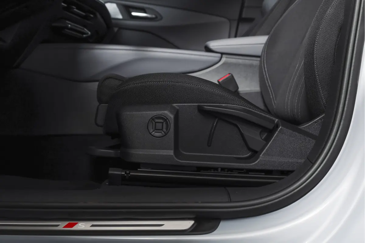 1.5 e-hybrid 272 PK S edition | S/K-Panodak | Elek. Trekhaak | Tech Pack Plus | Adapt. Cruise | Stoel-+Stuurverw. | Camera | NAV+App. Connect | Elek. Klep | LM 20" | 7257