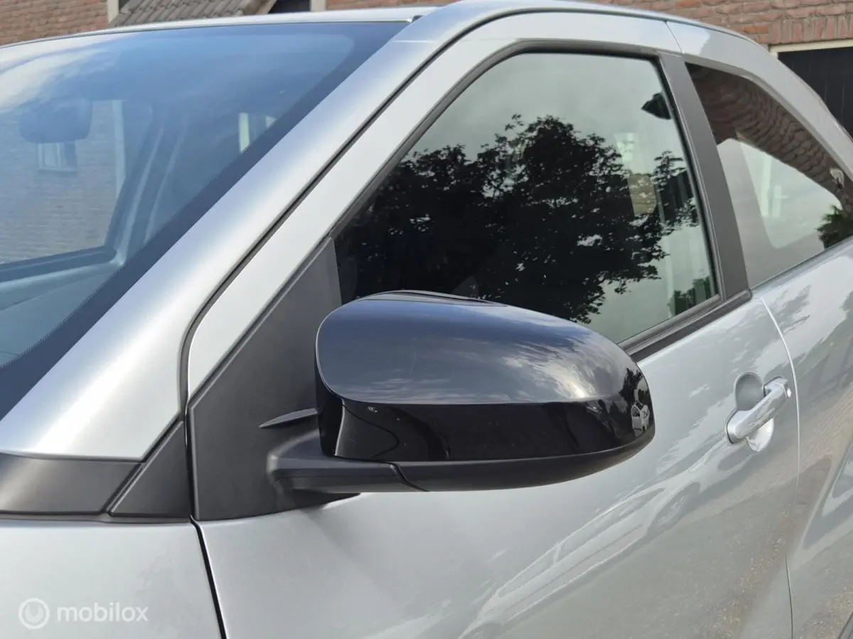 1.0 VVT-i MT Play I Camera I Adap cruise I Lane assist I Airco I Carplay