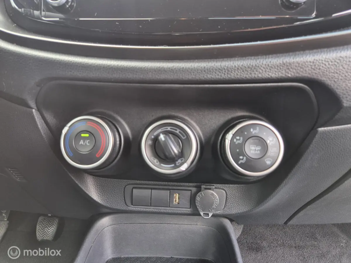1.0 VVT-i MT Play I Camera I Adap cruise I Lane assist I Airco I Carplay