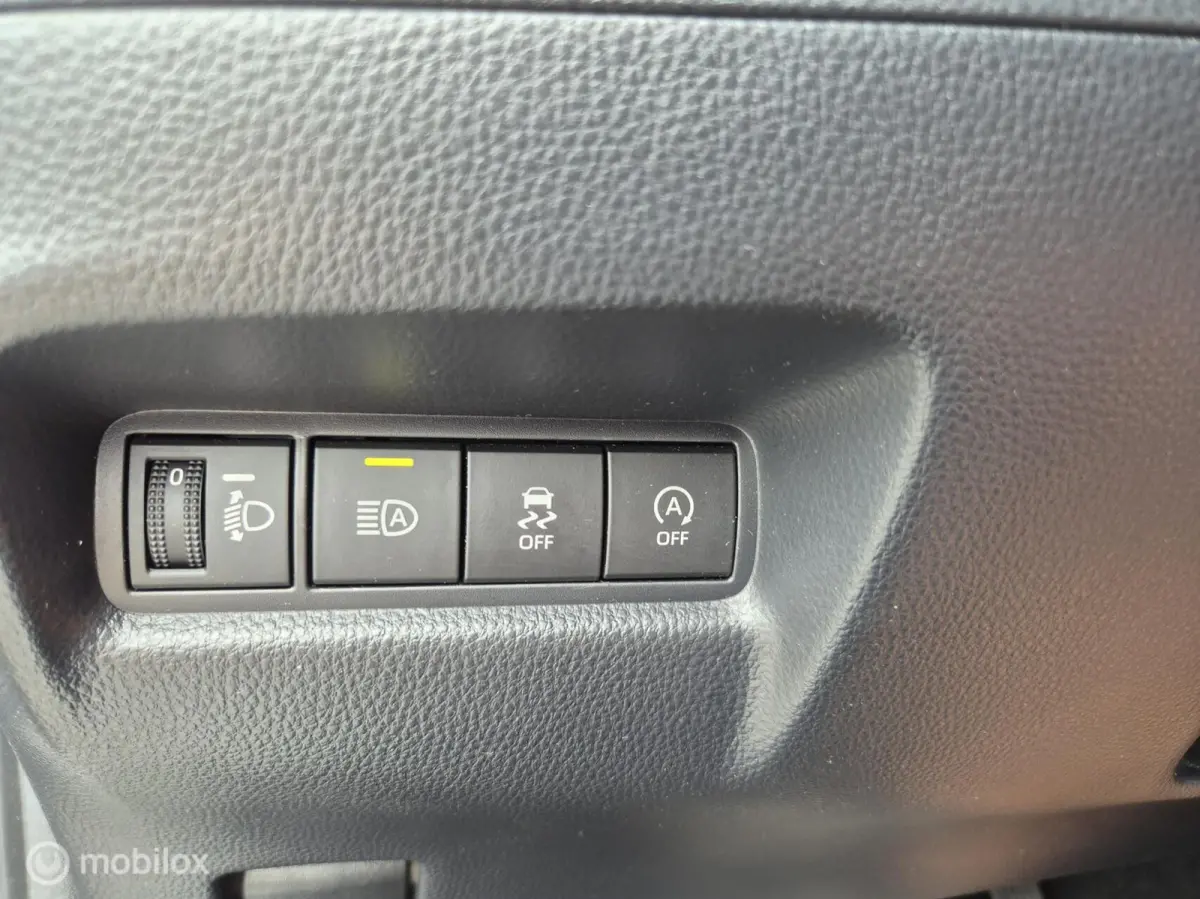 1.0 VVT-i MT Play I Camera I Adap cruise I Lane assist I Airco I Carplay