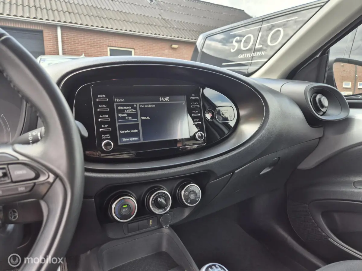 1.0 VVT-i MT Play I Camera I Adap cruise I Lane assist I Airco I Carplay