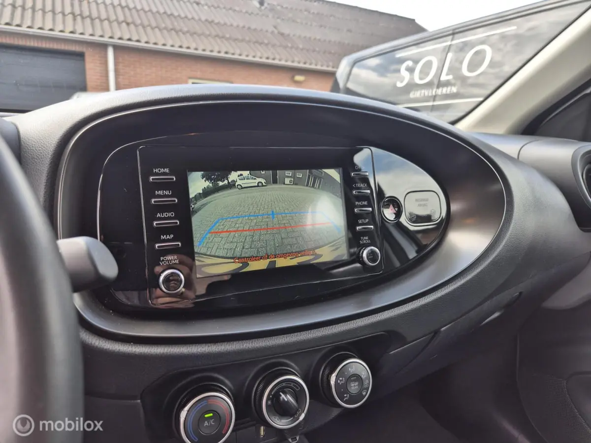 1.0 VVT-i MT Play I Camera I Adap cruise I Lane assist I Airco I Carplay